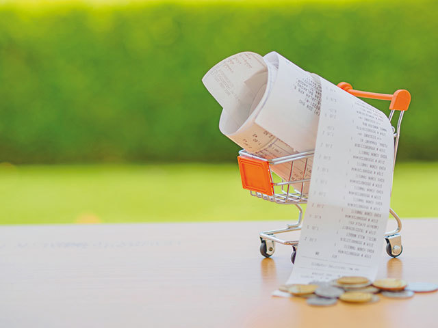 Povara majorărilor de taxe a căzut în final tot pe umerii cumpărătorilor. Majoritatea producătorilor și retailerilor nu au absorbit creșterea TVA, ci au transferat-o direct în prețuri