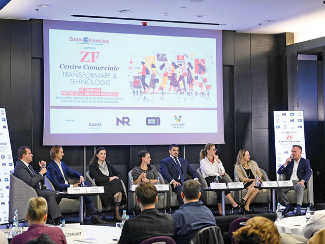 În ciuda scăderii economice, jucătorii din retail accelerează investițiile. Retailul accelerează: 1,3 mld. euro proiecte în construcție și încă 700–800 mil. euro în proiectare. Anul acesta se pregătesc livrări de 160.000 mp de spații de retail
