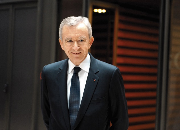 Bernard Arnault răsuflă ușurat: LVMH revine pe plus după luni de declin pe piața globală a luxului