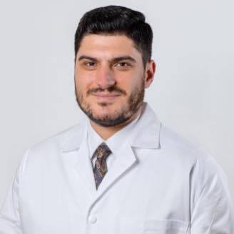 Dr. Nicolae Gică, Manager, Spitalul Filantropia București: Dacă pacientul vine pentru o consultație, dar trebuie să facă și ecografie, ajunge să facă 2-3 drumuri la spital, în zile diferite. Trebuie schimbate contractele cu CNAS