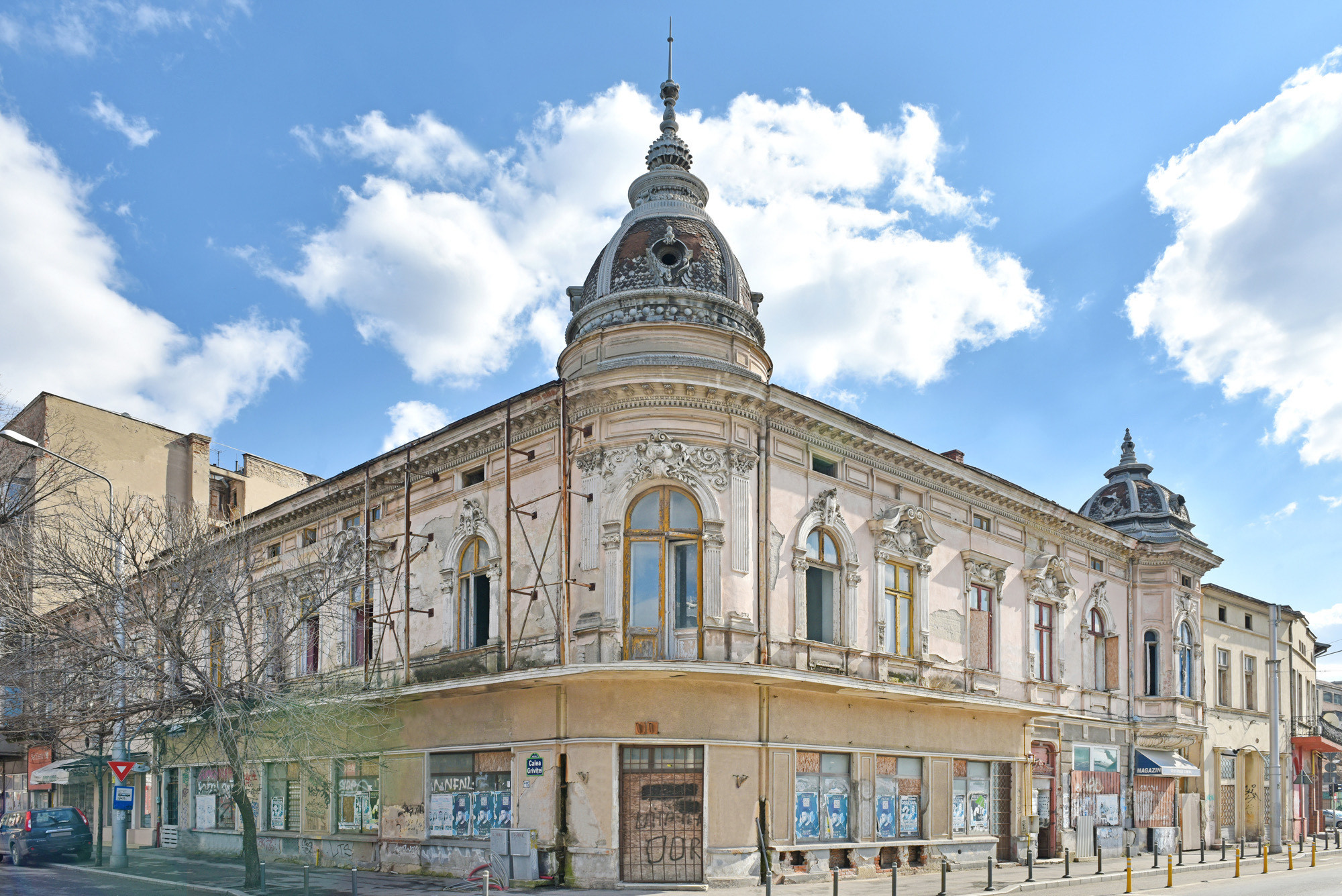 Casa negustorului Dimitrie Petrescu, o proprietate de patrimoniu, a fost achiziționată de  Consiliul Local al Sectorului 1, la prețul de 1,7 milioane euro, și va fi transformată într-un centru educațional și cultural