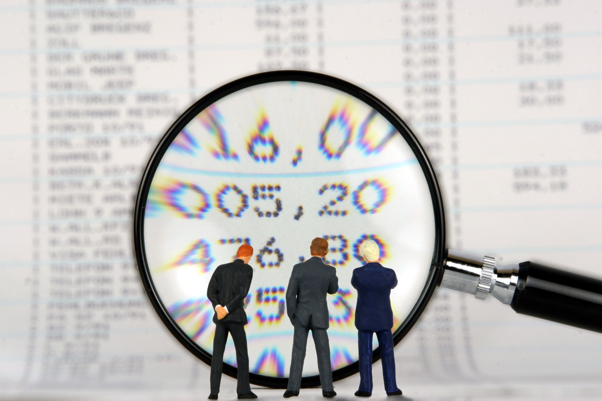 Urmează sezonul de raportări financiare trimestriale: OMV Petrom dă startul pe 29 octombrie, urmat de BRD, TeraPlast, Fondul Proprietatea și One United Properties