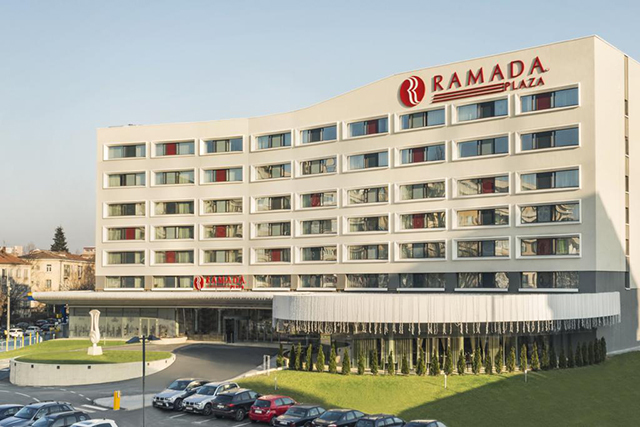 Nu toată lumea se bucură de noile drumuri. Victor Berceanu, Ramada Plaza din Craiova: După lansarea ultimului tronson al drumului express Pitești-Craiova, clienții din București nu mai dorm în Craiova