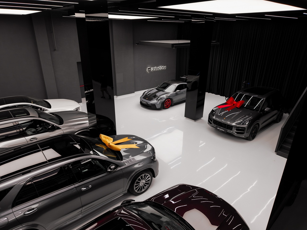 Segmentul auto de lux din România atrage un nou jucător. United Drive, dealer specializat în automobile premium, de lux și supercaruri rulate, intră pe piața auto locală după o investiție de 7 milioane de euro