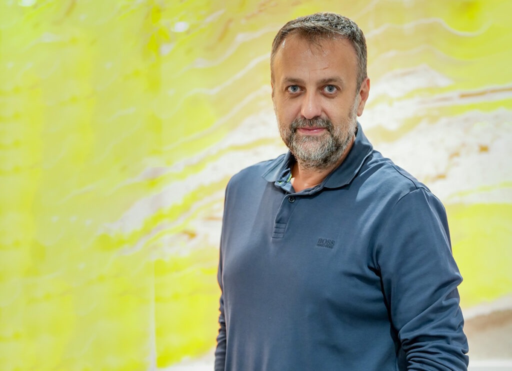 Surpriză: Microfruits, controlată de antreprenorul Adrian Racoviță, a cumpărat pachetul de 86% din Armătura, scos la vânzare de austriecii de la Herz Armaturen