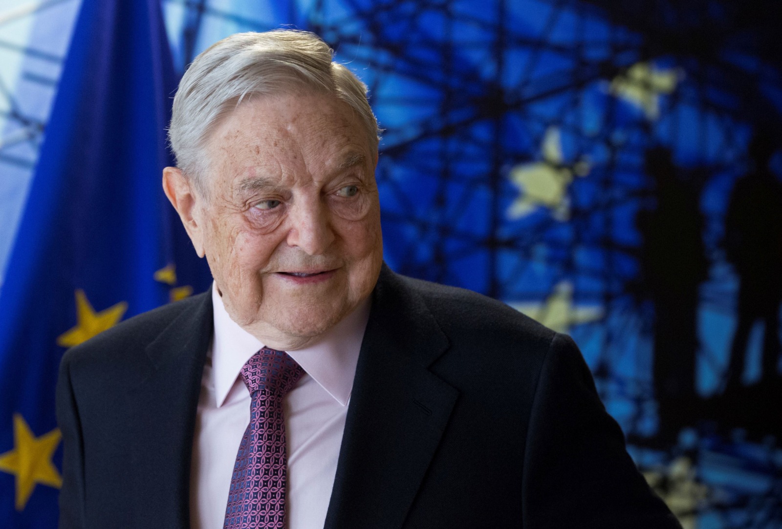 Financial Times: Cum a devenit Soros ”inamicul public numărul unu” al președintelui SUA? Planul lui Trump este să doboare una dintre cele mai mari ONG-uri din America pentru a le reduce la tăcere și pe celelalte