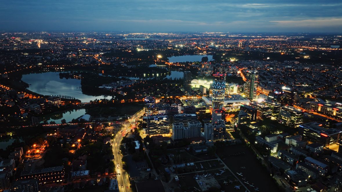 North Bucharest Investments, anticipează o creștere a interesului investitorilor internaționali pentru piața imobiliară românească, ca urmare a lansării programului Golden Visa România. „Randamentele brute din chirii se mențin la 6–7%, peste media europeană, iar cererea locală rămâne constant ridicată”