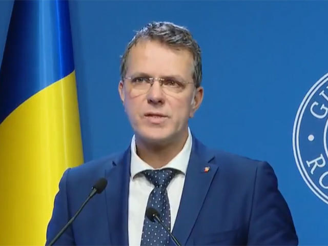 Cum de am ajuns ca atâția lideri politici ai României să nu aibă studii serioase și un parcurs profesional meritoriu? Cum de vin la conducere mai ales oameni cu studii la facultăți particulare fără prestigiu sau chiar cu probleme de CV, cu diplome incerte?