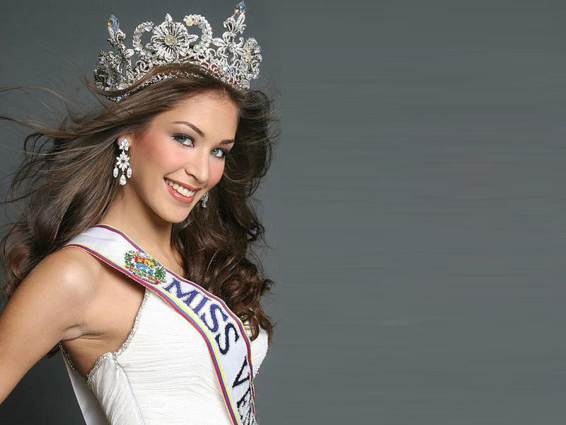 Concurentele Miss Univers au părăsit competiția după ce organizatorul a criticat-o pe Miss Mexic