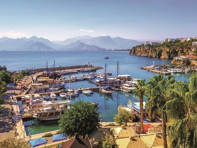 Agenția de turism Karpaten Tourism ar putea depăși pentru prima dată pragul de 1 mld. lei rulaj în acest an. „Am operat un număr record de zboruri charter, am extins rețeaua de agenții fizice la 20 în România și ne-am lansat pe piața din Republica Moldova“