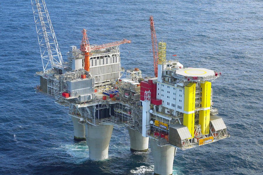 Adevăratul plan a lui Trump? Colosul Carlyle intră în scenă și ar putea prelua activele internaționale ale Lukoil, grupul rus îngenuncheat de sancțiunile americane. În România, Carlyle deține 10% din producția de gaze.