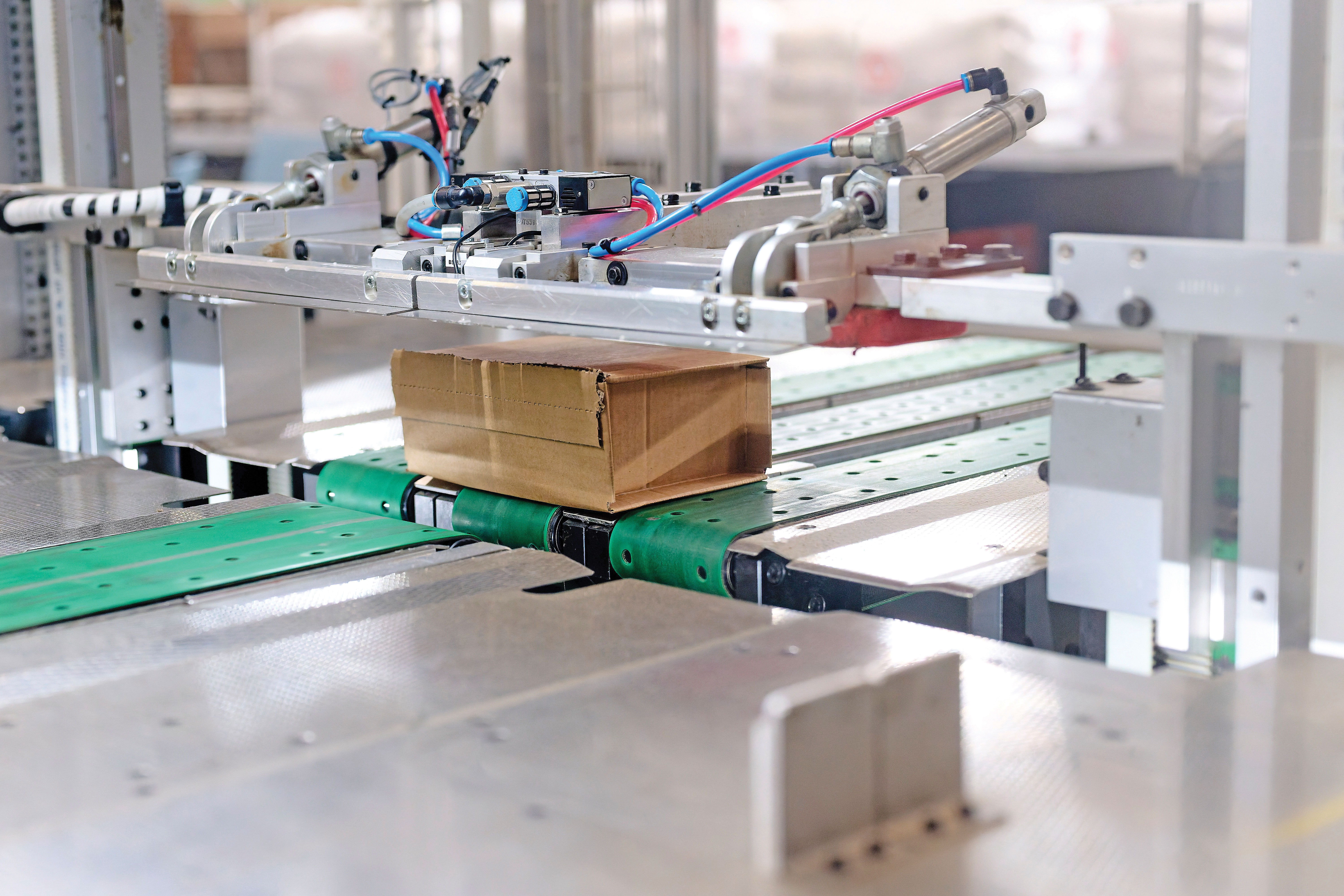 eMAG: CMC CartonWrap XS – sistem automat de împachetare a coletelor