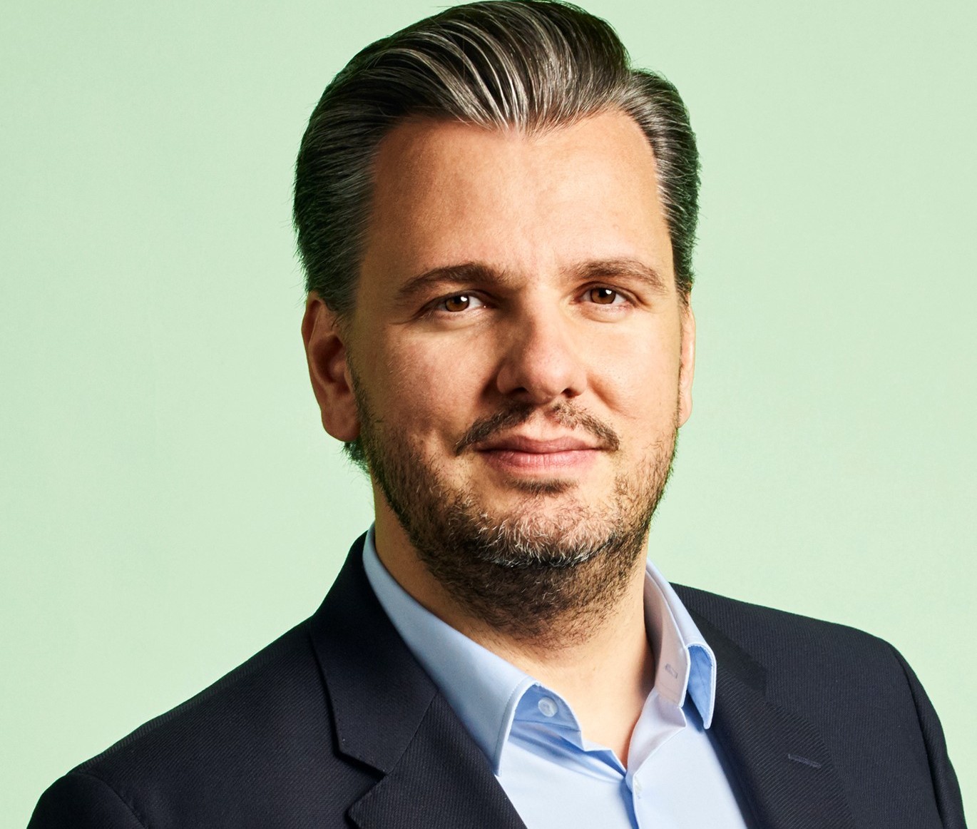 JTI România, producătorul țigaretelor Sobranie și Winston și al dispozitivelor Ploom, îl numește pe Marian Zamfir director de marketing în locul lui Anelise Pitiș. Ea a fost promovată Country Manager pentru JTI Belgia și Luxemburg