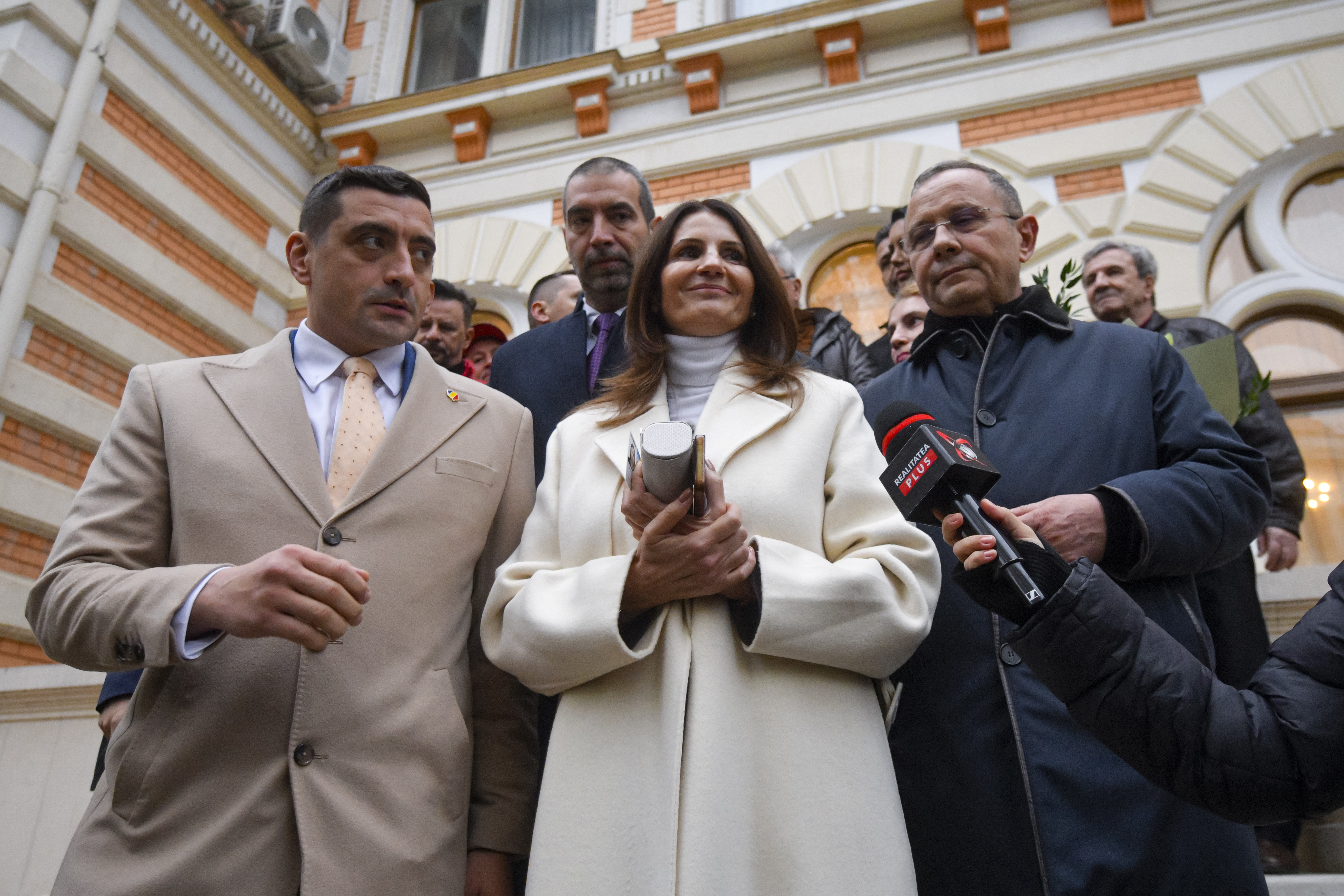 Anca Alexandrescu:  Aș vrea să așteptăm numărătoarea voturilor până la capăt