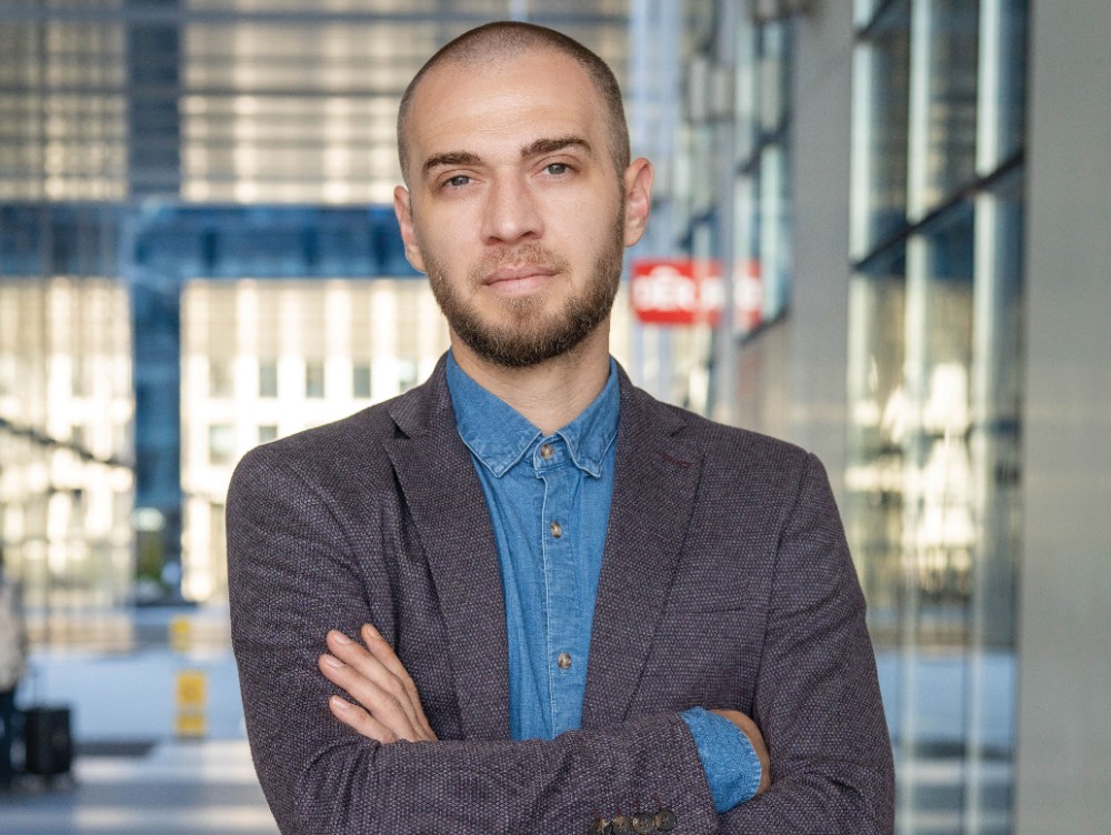 „Calmul în haos” – lecțiile de leadership ale lui Adrian Florin Ivan, unul dintre cei 100 de tineri manageri de top aleși de BUSINESS Magazin în 2025