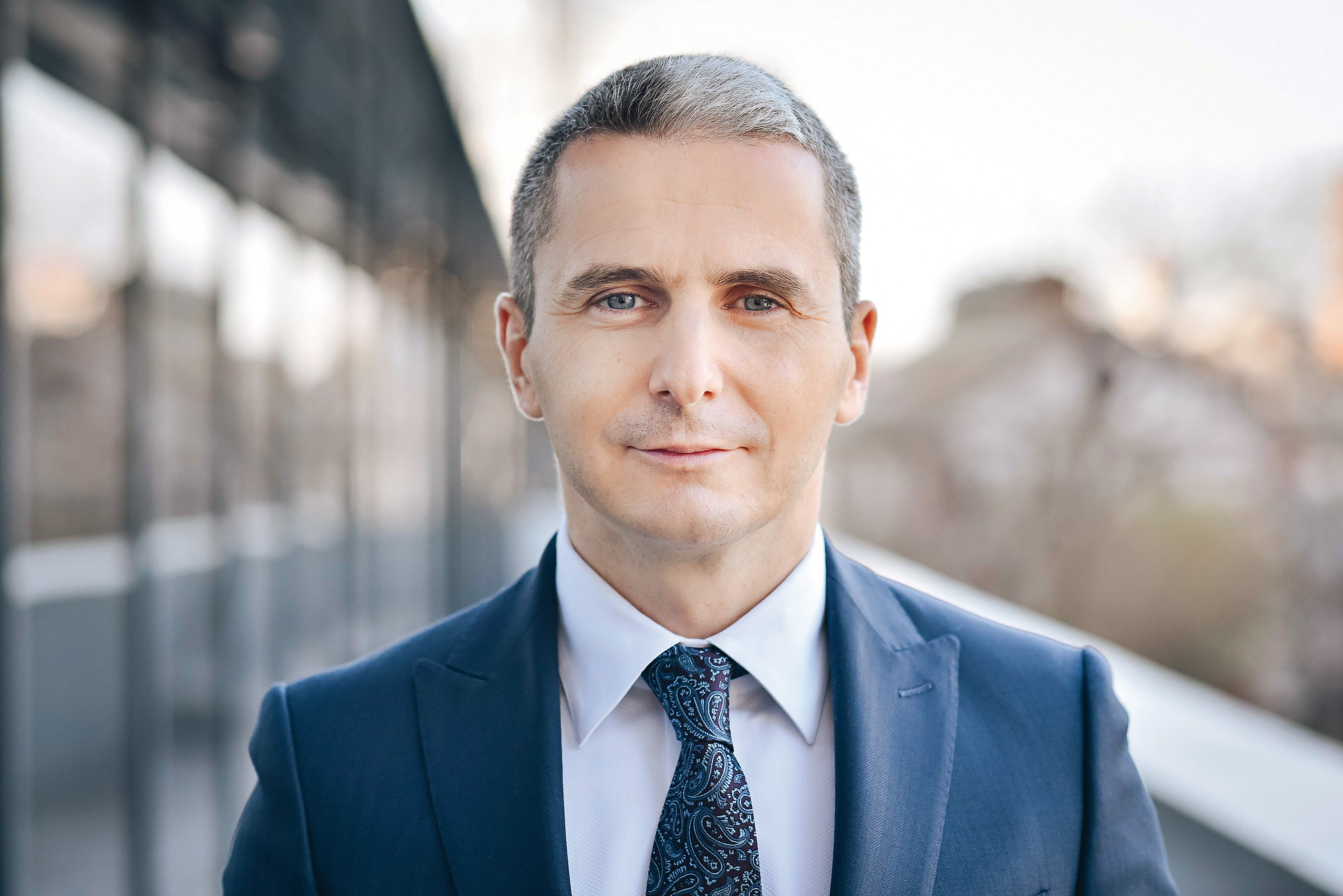 Studiu ASE și Deloitte: România poate atrage noi valuri de investiții străine în energie, logistică, digitalizare și apărare. Sud-Estul conduce în topul regiunilor atractive pentru ISD