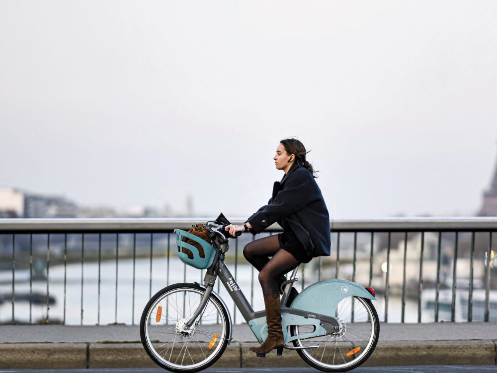 Japonia suspendă aproape 900 de permise auto pentru șoferi prinși băuți… pe bicicletă