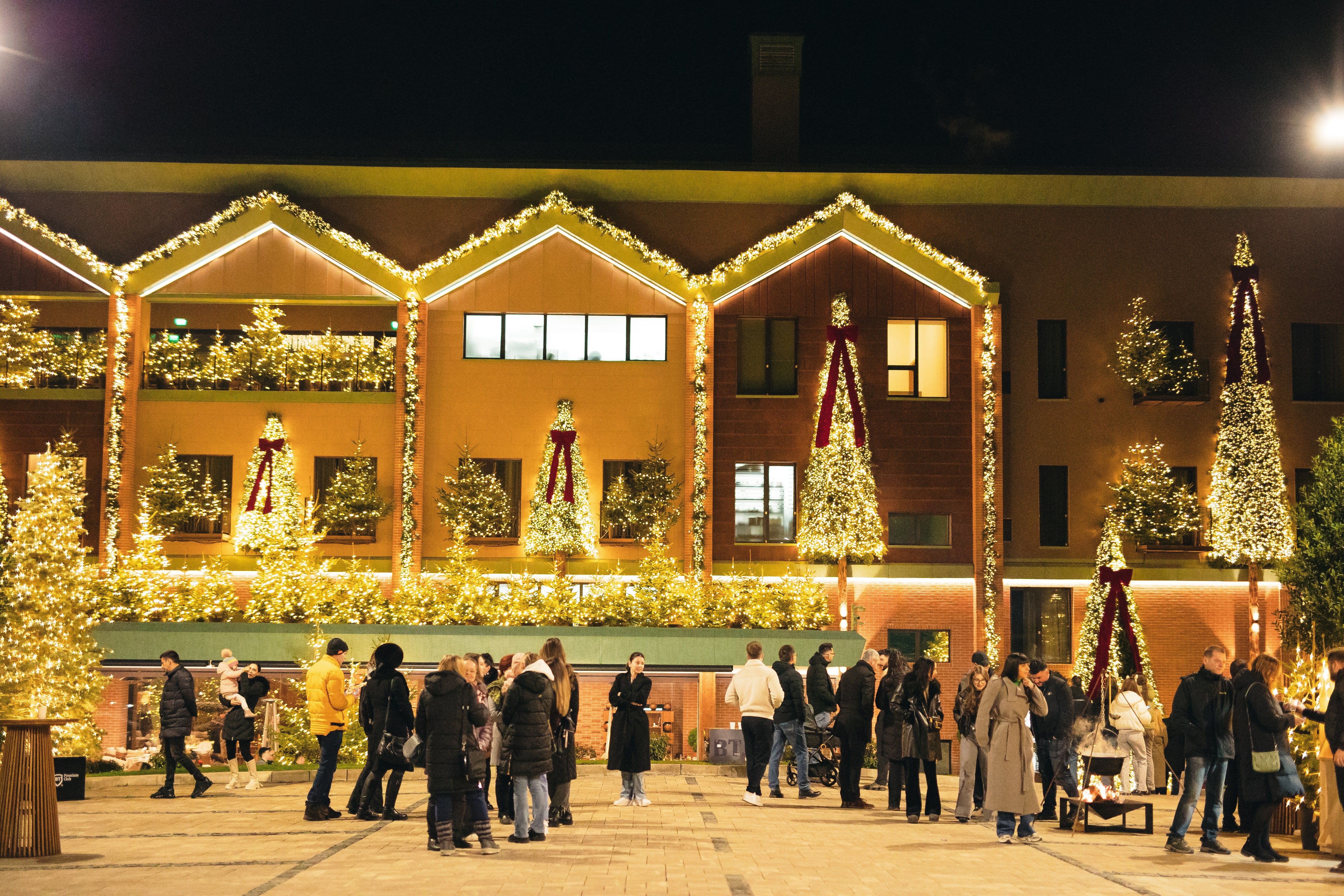 Un nou târg cu design spectaculos și experiențe autentice în inima Transilvaniei - ISSA Christmas Fair 2025