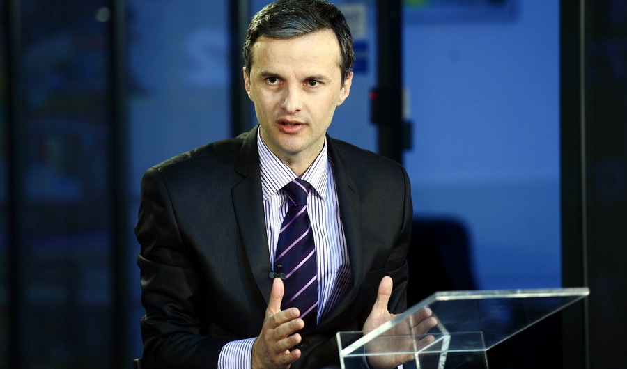Cristian Socol, economistul neoficial al PSD: Fac un Apel la Domnul Prim Ministru Bolojan. L-aș ruga la modul foarte serios, cu responsabilitate să se uite la cifrele reci/ seci din ultimii 6 ani. Și să analizeze. ”Nu ne putem juca” cu cifrele, așa cum bine spune Domnia sa