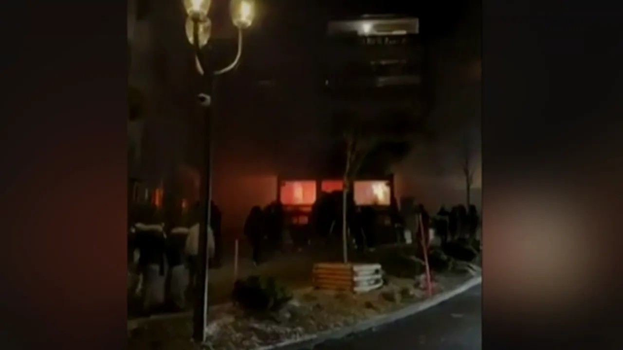 Explozie într-un bar din Crans-Montana: Autoritățile anunță câteva zeci de moțri și 100 de răniți