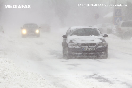 Ministerul Educației: 6 școli trec online joi din cauza condițiilor meteo