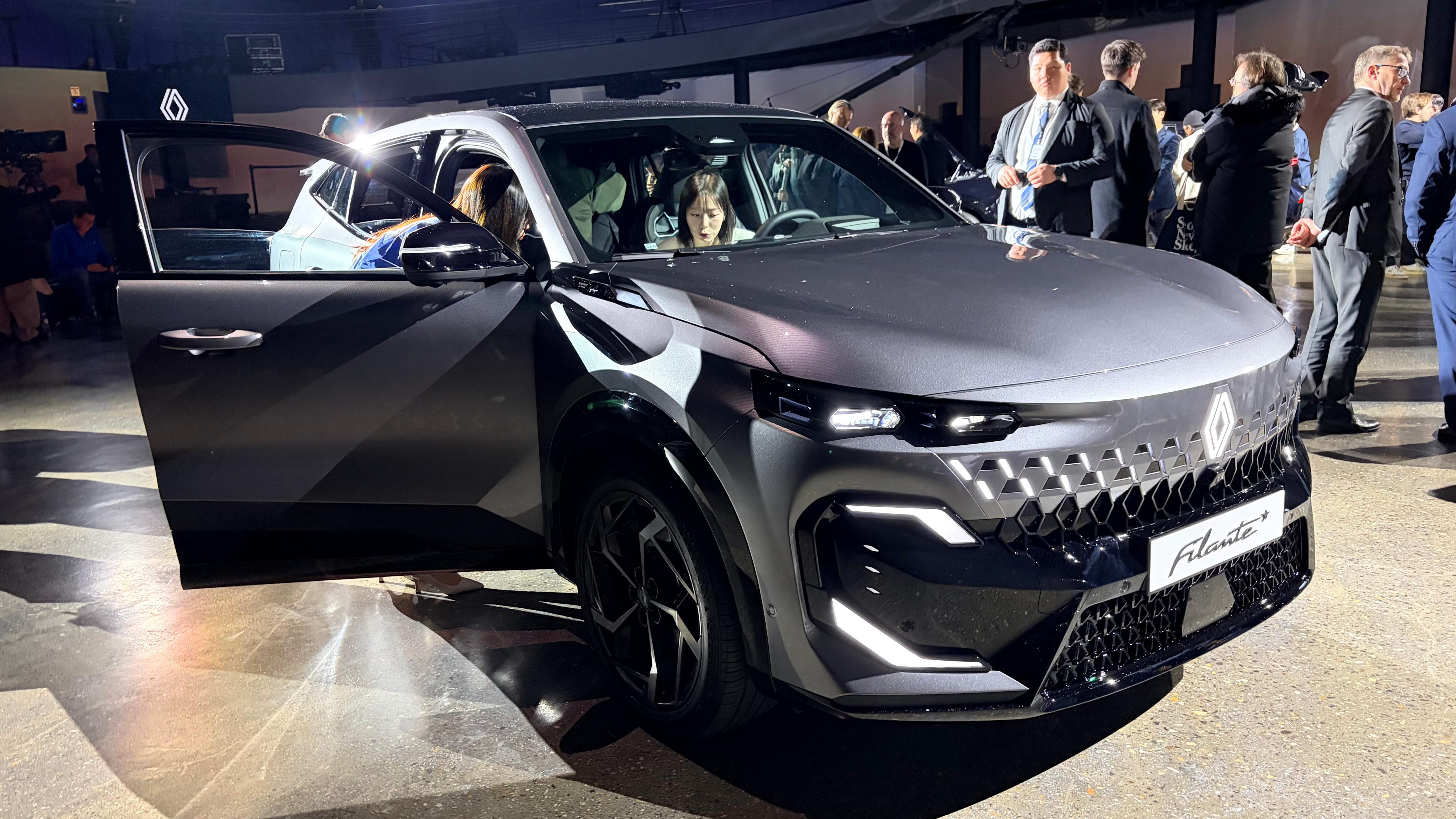 Renault lansează Filante, crossover-ul premium de clasă medie, proiectat în Coreea de Sud