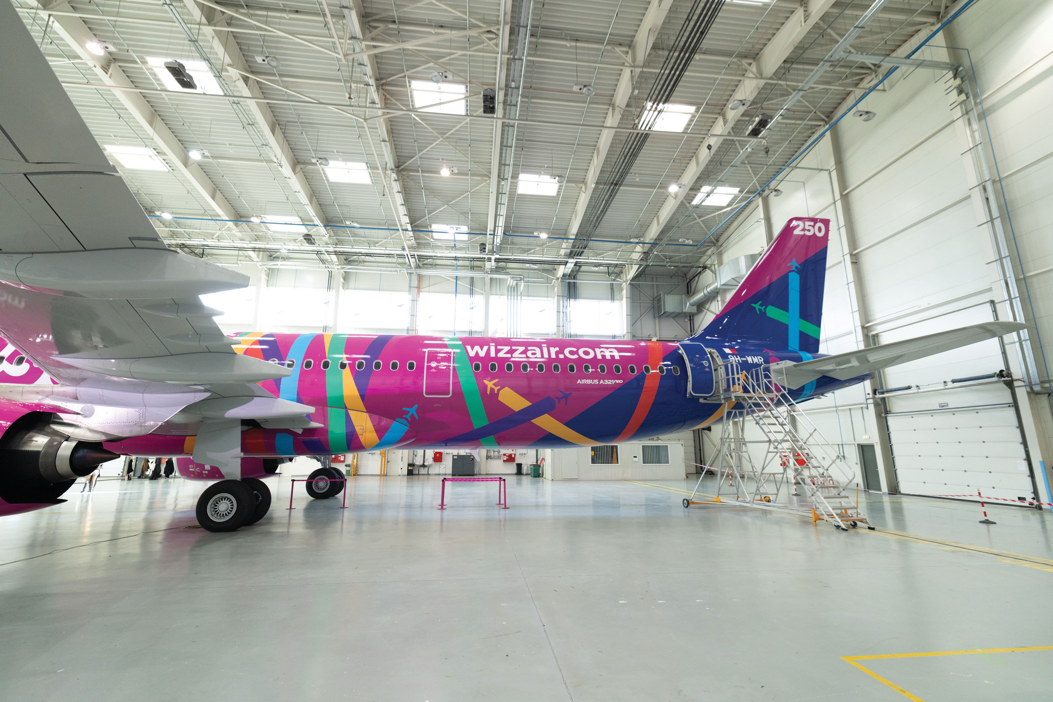 Wizz Air lansează din luna mai două noi zboruri de pe aeroportul din Iași, către Milano și Pisa, Italia