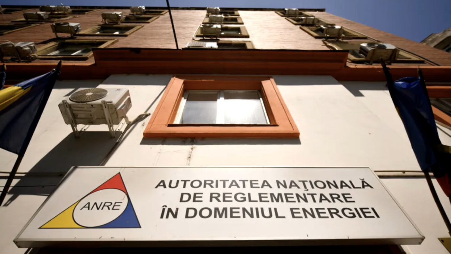 Angajații ANRE care au dat în judecată instituția pentru salarii tăiate reclamă „violența economică”, oportunități ratate și dificultăți la plata ratelor și impozitelor. Stadiul litigiului