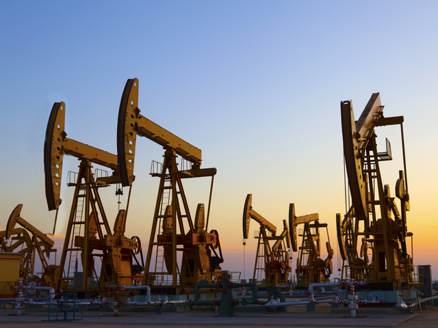 Petrol, putere și risc politic: Trump forțează revenirea Venezuelei pe piața globală, dar giganții petrolieri americani cer garanții împotriva impredictibilității Washingtonului