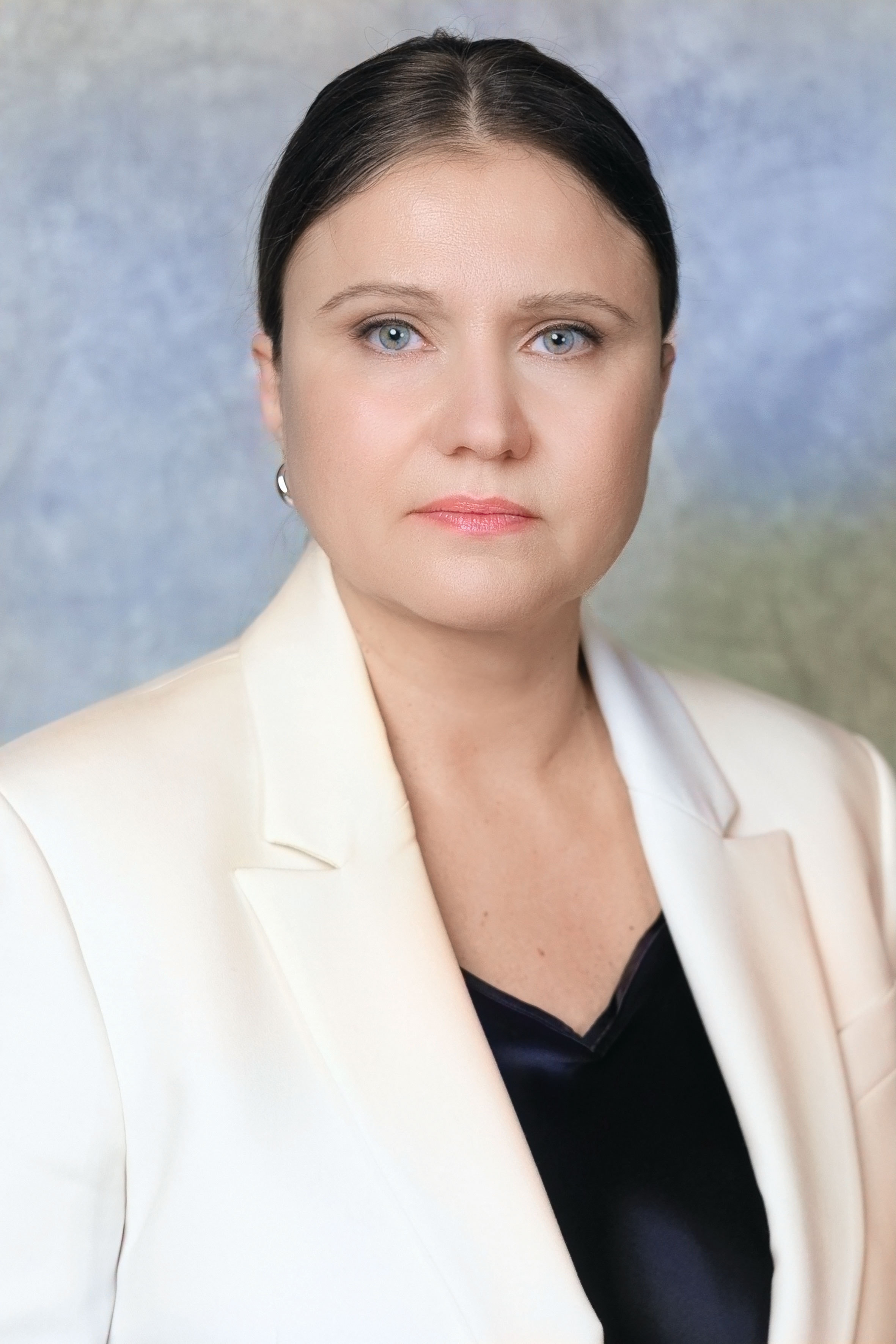 Camelia Ene, General Manager Sika România & Adeplast: „România este o piață cu relevanță strategică în regiune. Intenția mea este să conectez și mai strâns echipele locale la platformele globale de inovație, astfel încât soluțiile validate la nivel internațional să poată fi adaptate rapid și eficient nevoilor locale și regionale.”