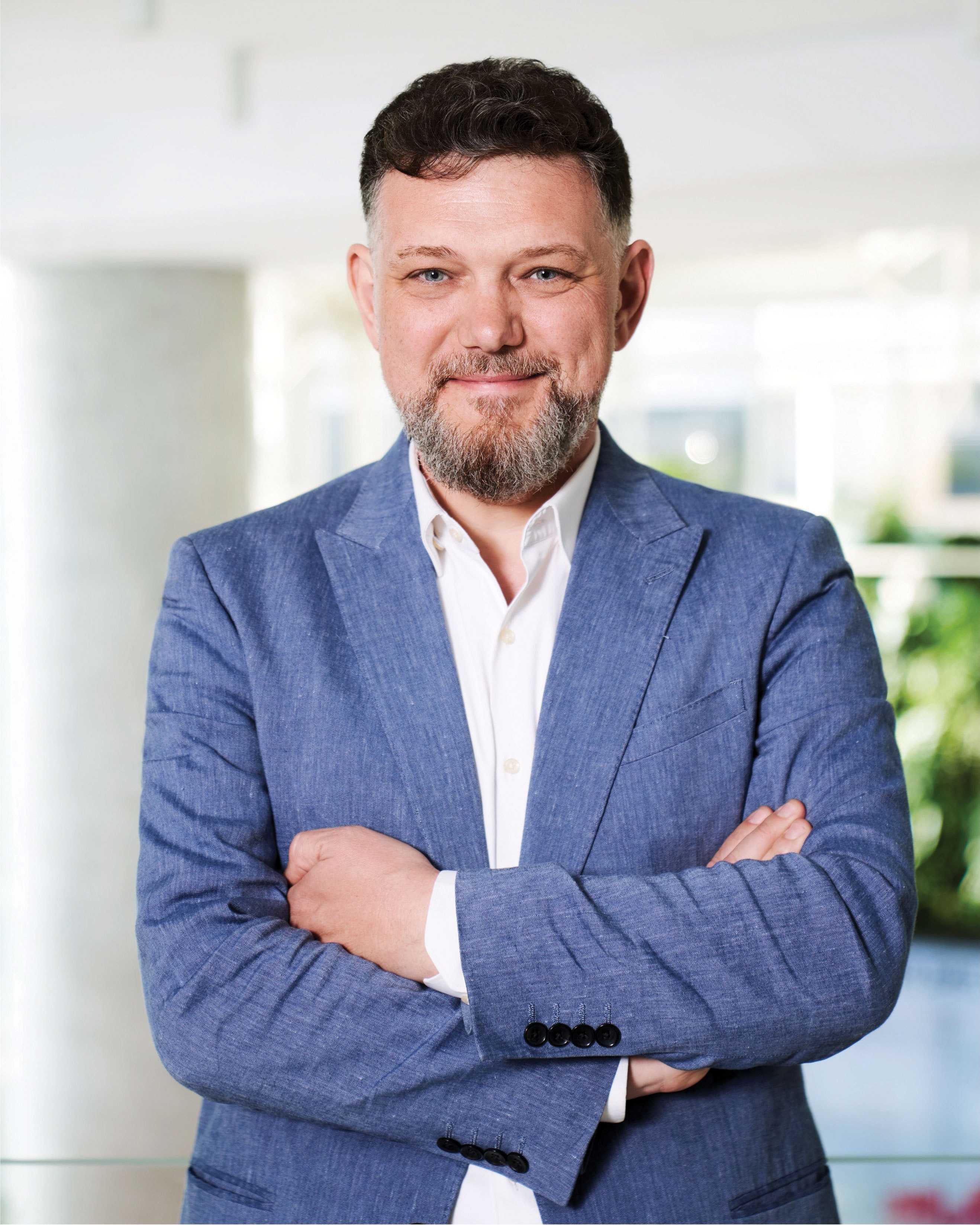 Dinu Dragomir pleacă de la Vodafone România după 21 de ani. „Voi transforma o pasiune de o viață într-un mic business"