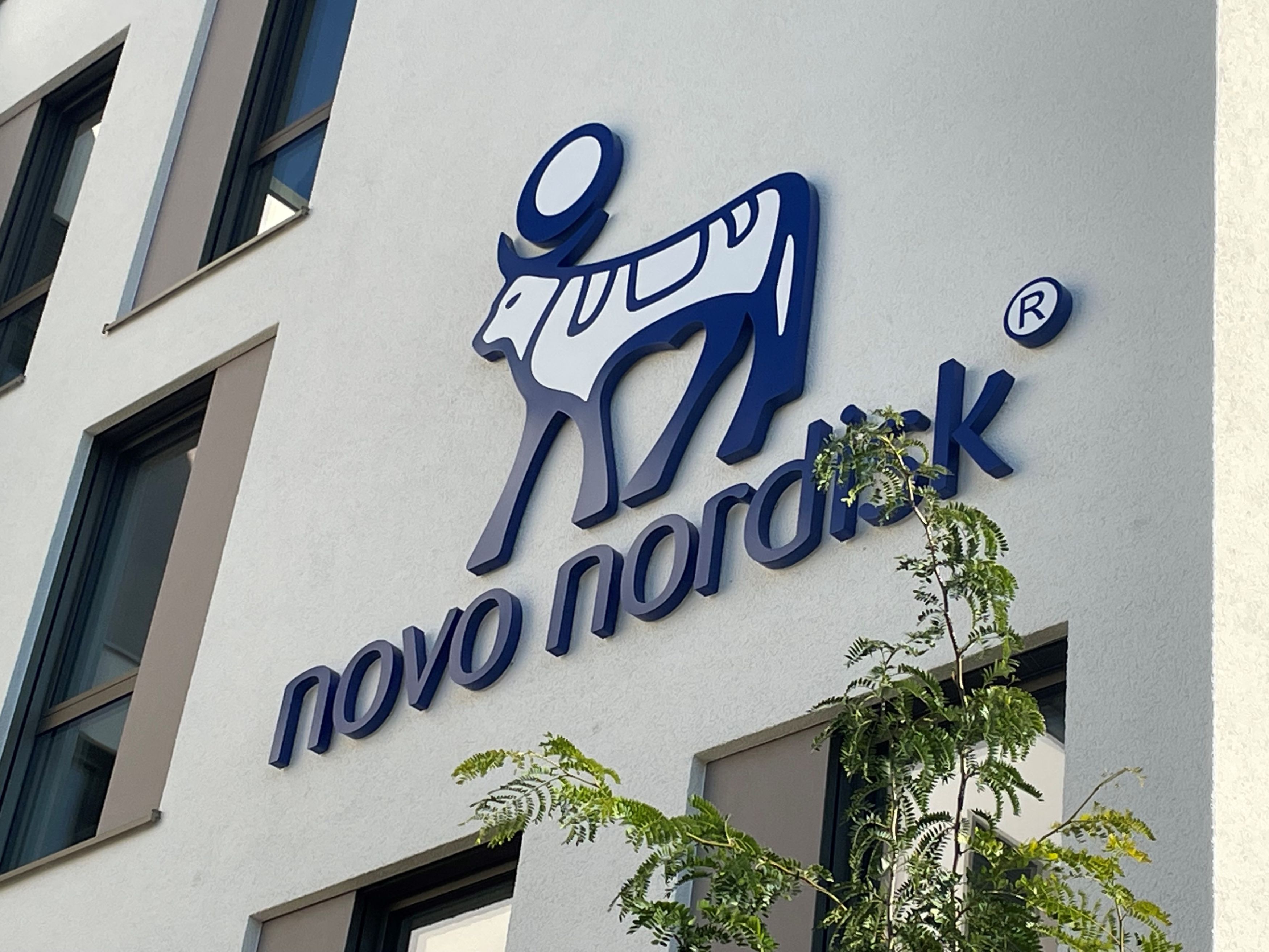Acțiunile gigantului farmaceutic danez Novo Nordisk pierd 15% luni, după ce un medicament pentru slăbit, în care compania își punea toată încrederea, a dezamăgit într-un studiu clinic