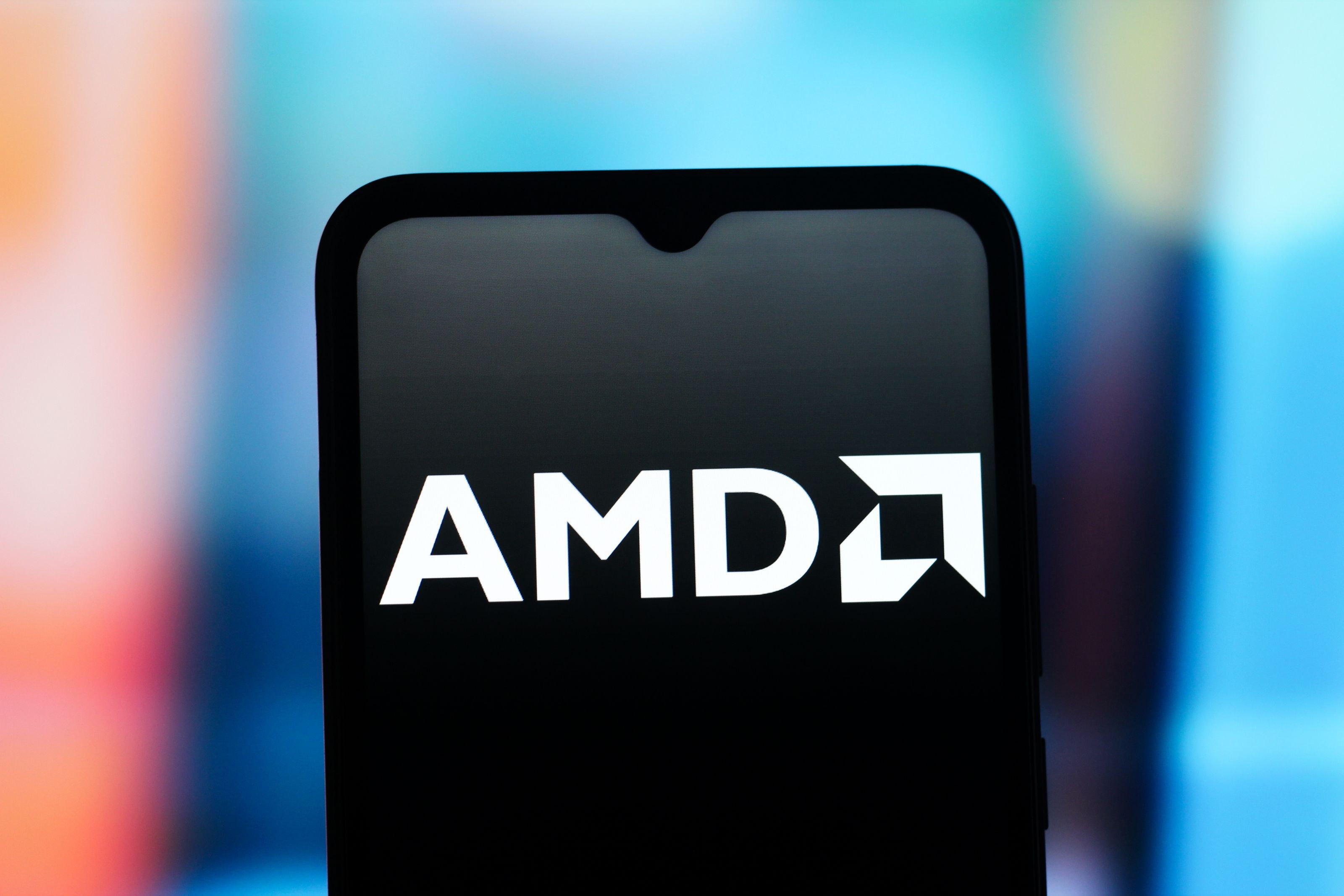 AMD pierde 15% pe bursă după ce veniturile gigantului din industria procesoarelor au dezamăgit analiștii. „Așteptările erau extrem de ridicate”