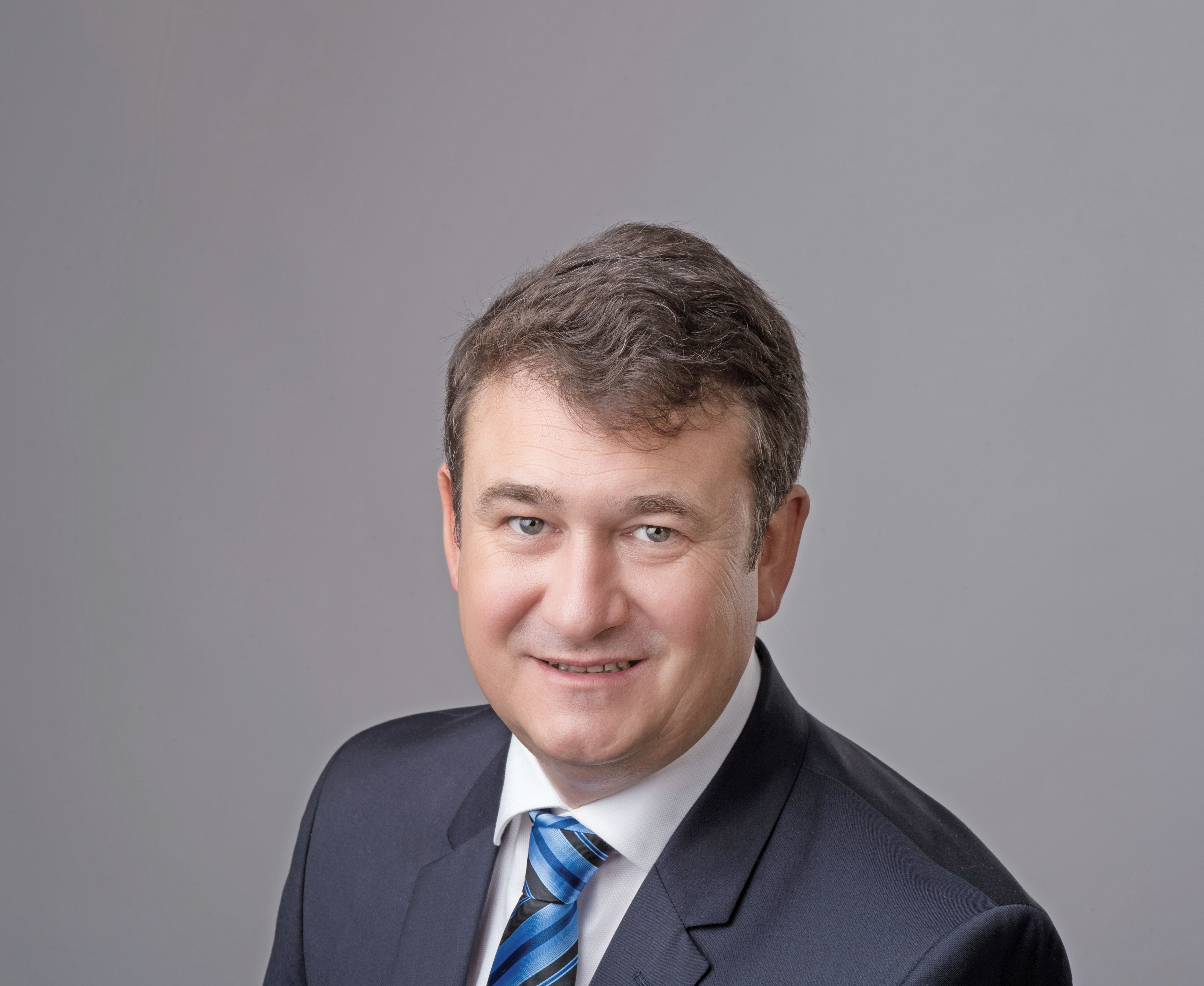 Povestea managerului român care nu doar administrează, ci construiește de la zero noi proiecte, indiferent de compania sau domeniul în care activează