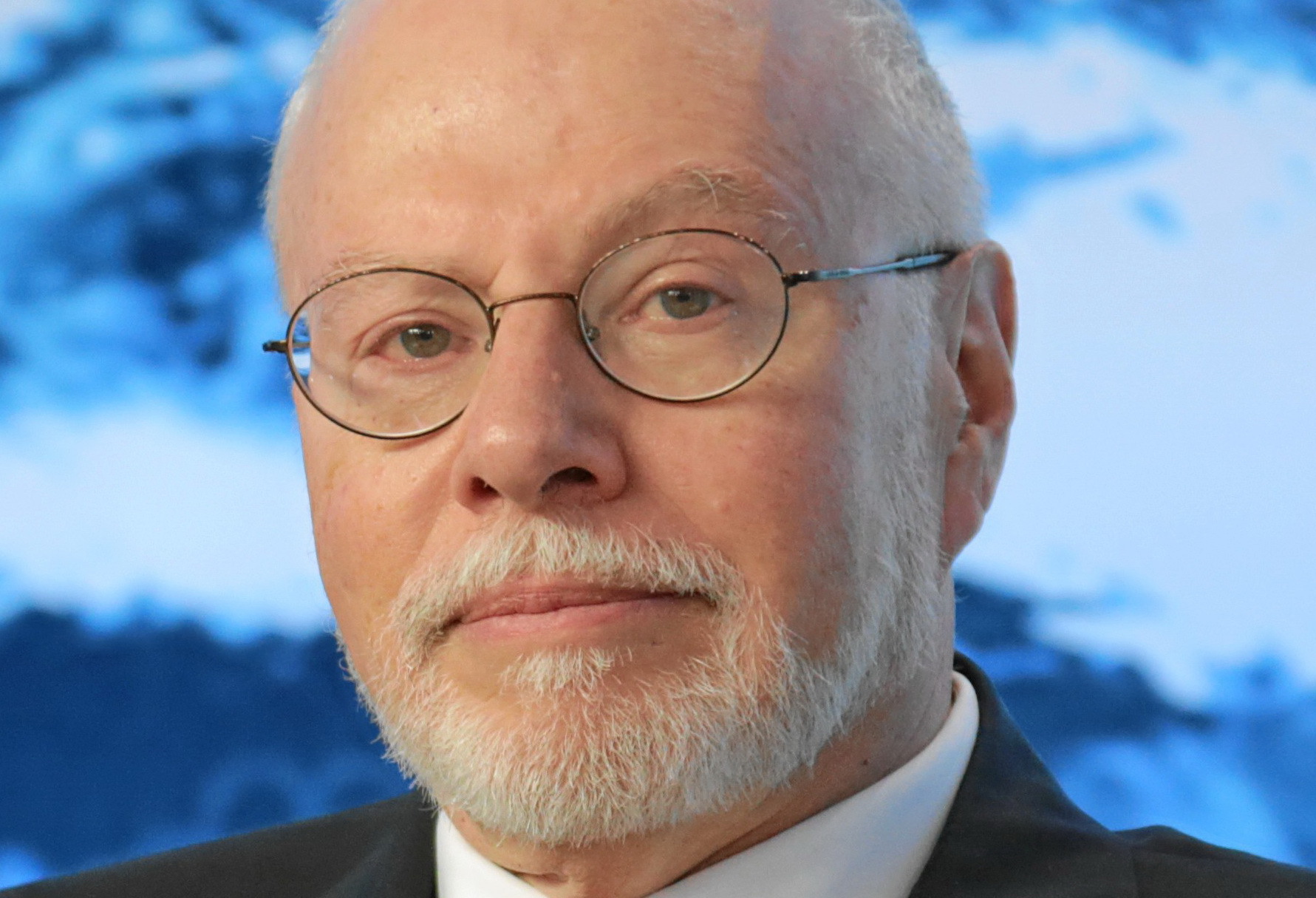 Un nou pariu riscant: Fondul speculativ Elliott Management, condus de miliardarul Paul Singer, a investit masiv în bursa din Londra și a acumulat o participație semnificativă în London Stock Exchange Group. Acțiunile LSEG au scăzut puternic săptămâna trecută, fiind pe minus cu 17% față de începutul anului