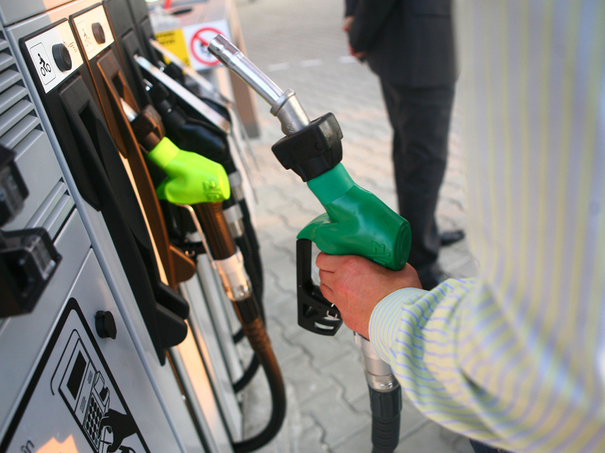 Până la nivelul de 10 lei pe litru, prețul carburantților se menține la circa 8 lei pe litru. Ministrul Energiei: Este o piață internațională, dar am luat măsuri pentru a limita efectele negative