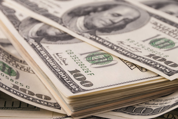 O propunere de majorare a salariului minim în New York la 30 dolari pe oră dă fiori micilor companii din oraș