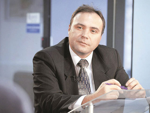 Experți: Guvernul riscă să creeze penurie pe piață prin plafonarea adaosului comercial. Importatorii de motorină ar putea decide să nu mai vândă combustibili când prețul pe piață este sub costurile de import, dacă nu își vor putea recupera pierderile