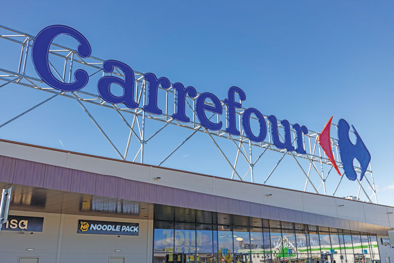 Francezii de la Carrefour au agreat să vândă operațiunile din Romania la super discount. Dedeman a făcut un „super deal”, s-a angajat să plătească un multiplu de doar 4,8x EBITDA, la mai puțin de jumătate față de media Europei