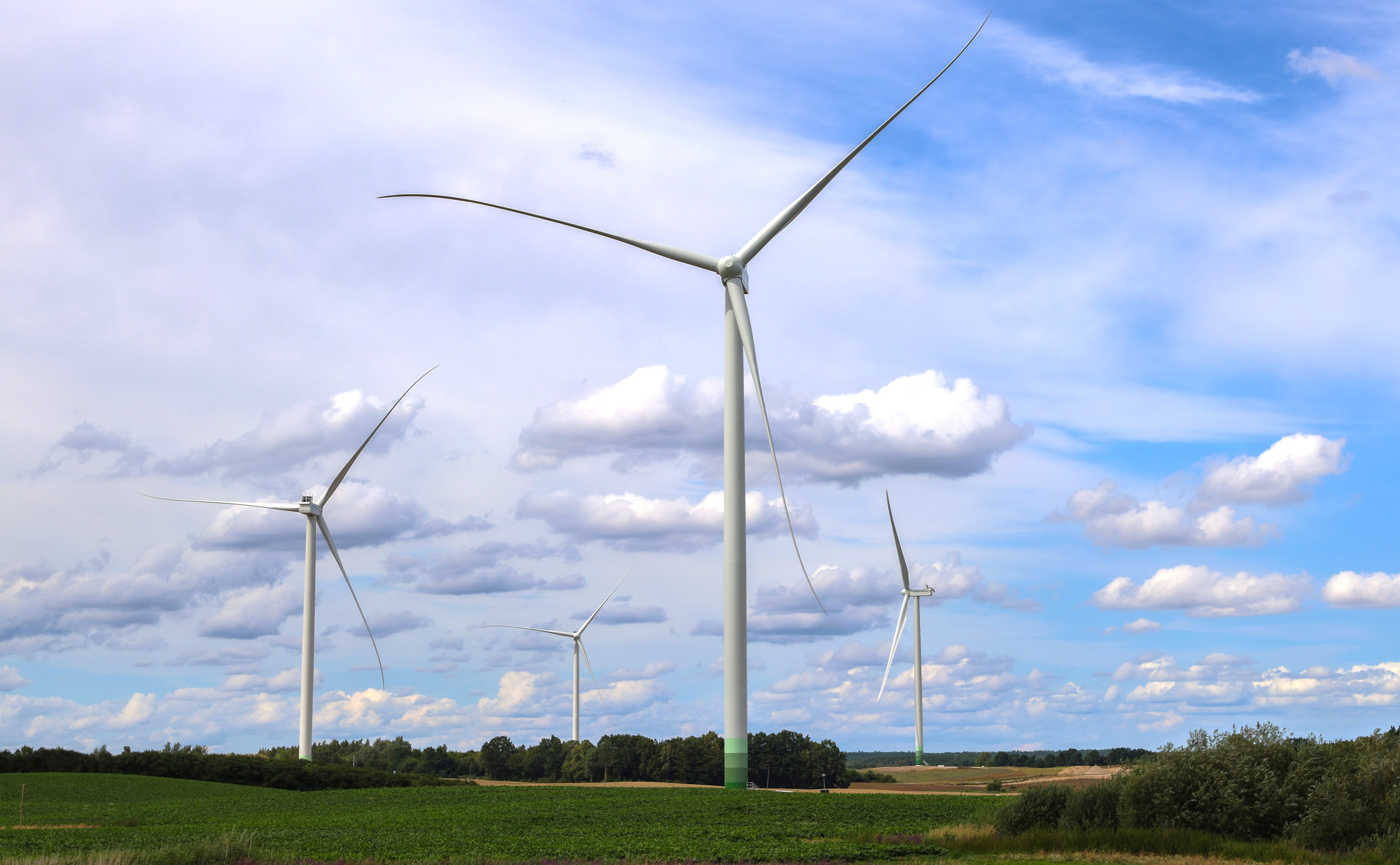 România revine pe harta țărilor cu cele mai multe proiecte eoliene finalizate anul trecut și ia coroana pentru cea mai mare turbină montată în 2025 la nivel european