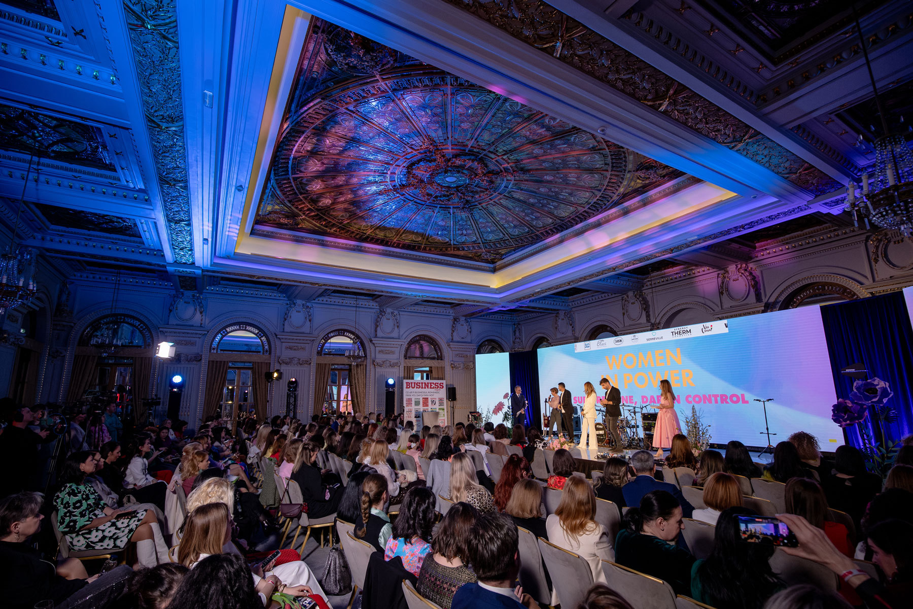 Gala BM Women in Power 2026. Presiunea invizibilă din social media schimbă leadershipul, indiferent de gen, iar autenticitatea devine noua monedă de putere
