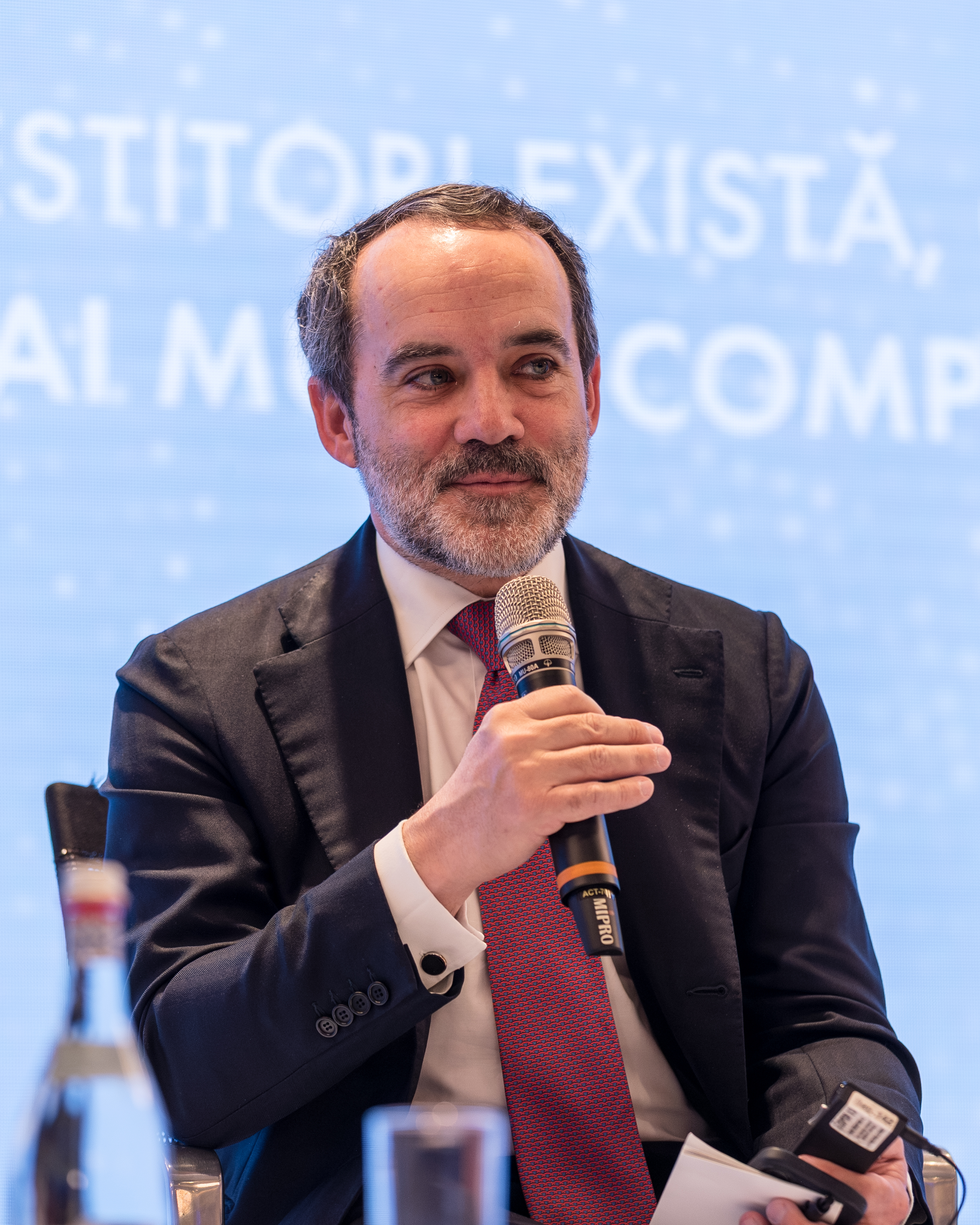 „A fost luată, la momentul respectiv, o decizie care a fost politică, dar și foarte curajoasă: Realizarea IPO-ului doar pe Bursa de Valori București. Băncile nu recomandau acest lucru, pentru că exista percepția că este mai bine să faci IPO-ul atât la București, cât și pe o altă piață europeană”