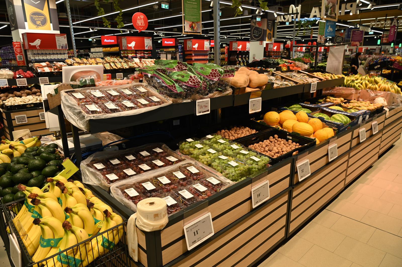 În timp ce negociază preluarea operațiunilor Carrefour în România, familia Pavăl de la Dedeman face un parteneriat și cu un alt actor din comerțul alimentar
