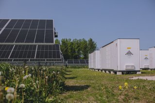 Producătorul de energie austriac Enery Development ia o finanțare verde sindicalizată de 460 milioane de euro de la un consorțiu format din șapte grupuri bancare, pentru construcția proiectului hibrid Ogrezeni, în județul Giurgiu