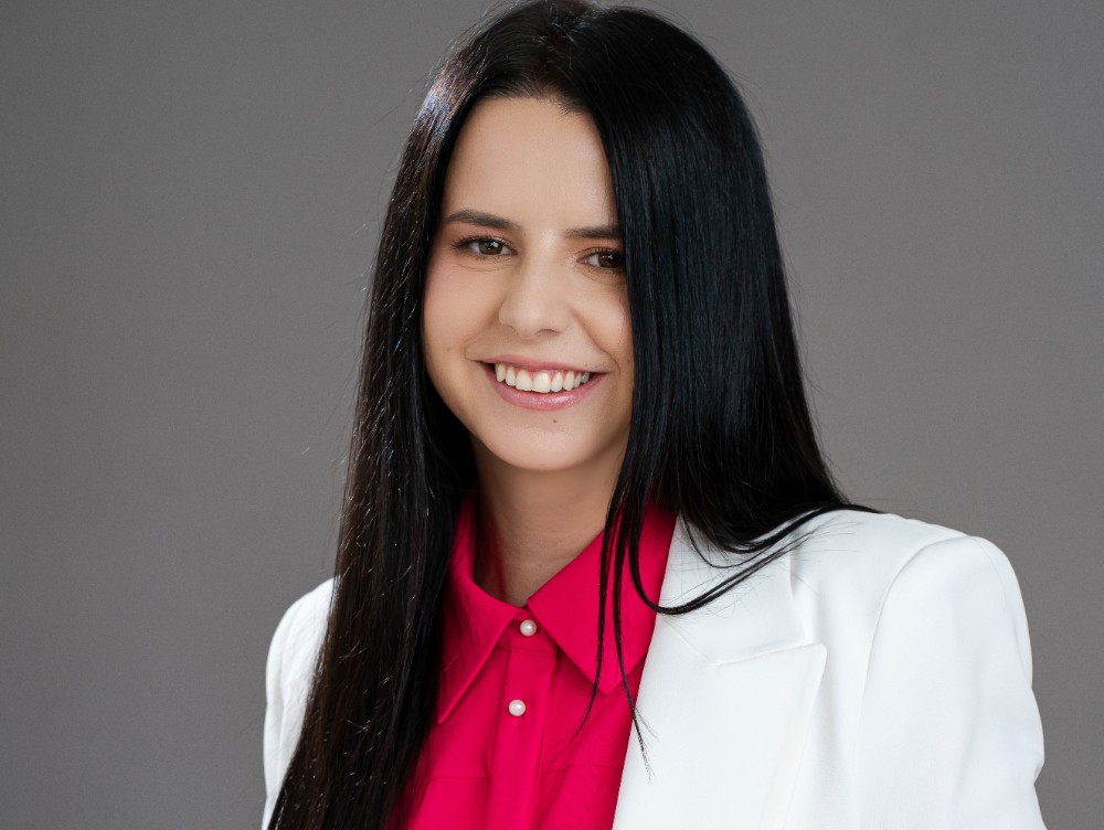 Drumul unei tinere din România care a lucrat un deceniu în domeniul financiar spre un domeniu despre care ea zice acum că are mai mult sens