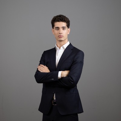 Ce înseamnă viața de student peste hotare, dincolo de o universitate de renume trecută în CV? „Dificultățile din viața de student în afară țin de adaptare și autonomie, nu de partea academică”