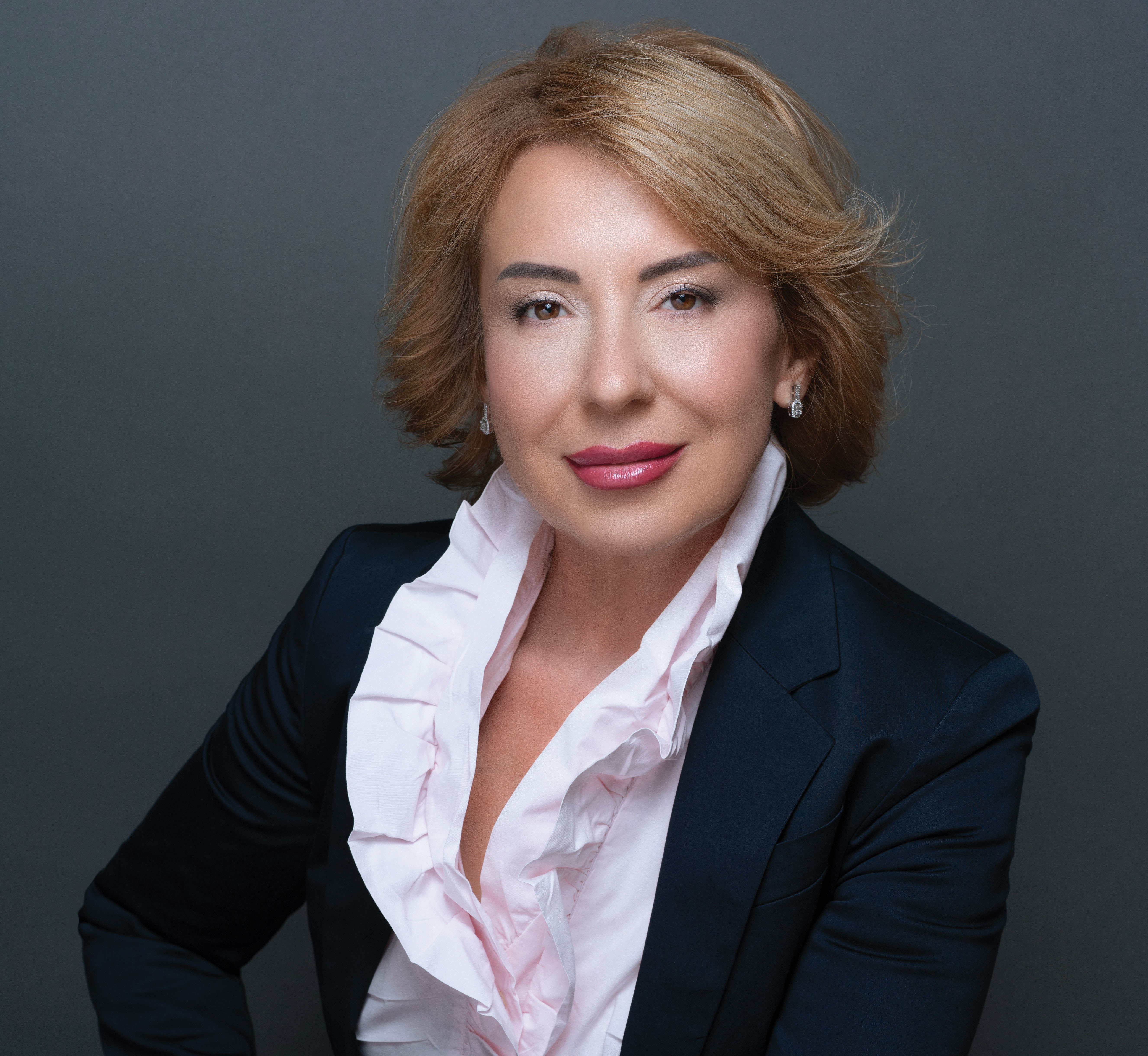 100 Cele mai puternice femei din business. Roxana Jouni, SIAD România: Pentru noi, „Next Gen” nu mai înseamnă doar următoarea generație de lideri, ci un nou standard de leadership aplicat chiar acum. Este despre modul în care conducem astăzi: cu mai multă deschidere, responsabilitate și capacitate reală de adaptare