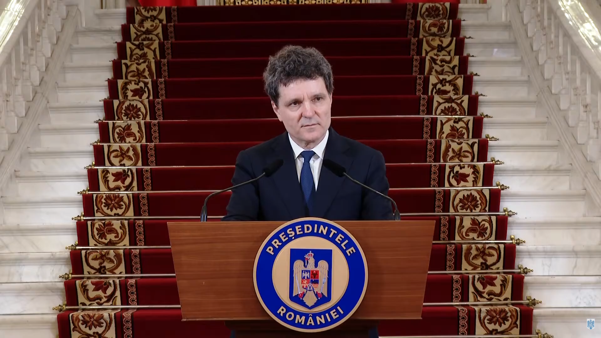 Nicușor Dan a semnat demisiile miniștrilor social-democrați și anunță noi consultări
