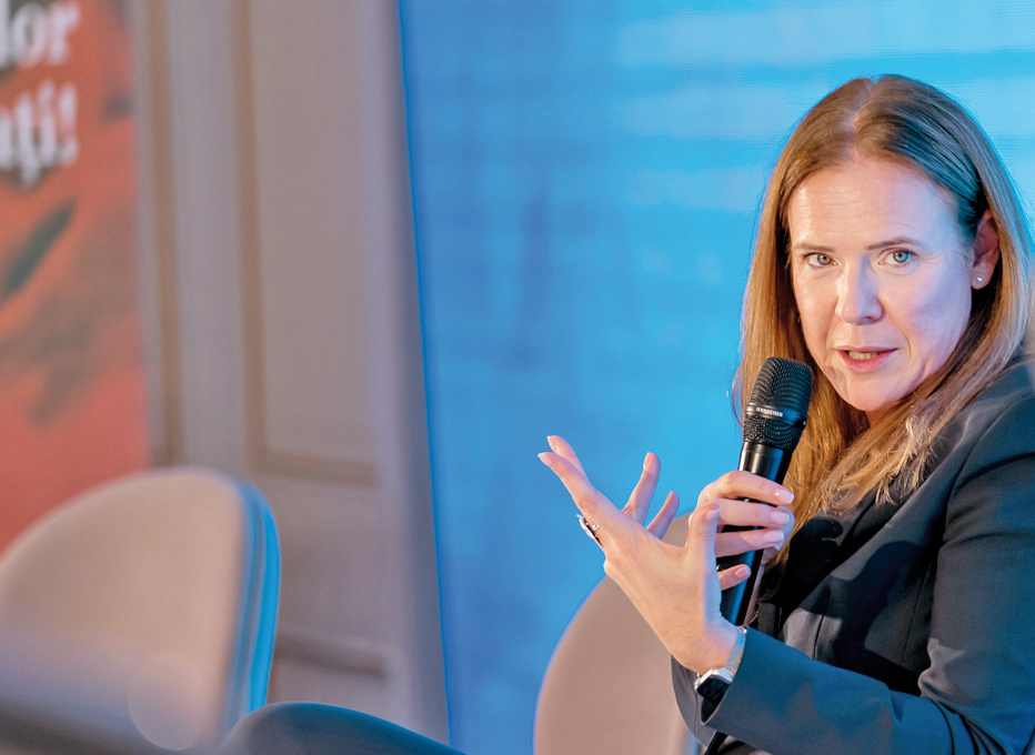 OMV Petrom a raportat vânzări de 9,6 miliarde lei în T1/ 2026, în creștere cu 7%, dar profitul net a scăzut cu 4%, la 1 miliard de lei. Christina Verchere, CEO: Rezultatele reflectă doar parțial creșterea cotațiilor la țiței și carburanți, întrucât am menținut o politică moderată a prețurilor în contextul creșterilor abrupte