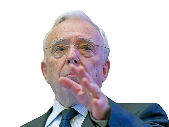 Suntem pe marginea prăpastiei? Există un risc real ca România să intre în imposibilitate de plată? Isărescu, guvernatorul BNR: Nu suntem aici, nu împărtășesc acest punct de vedere - este catastrofic și nu ne face bine. Sub nicio formă nu suntem în situația să încetăm plățile externe. Iar pe plan intern “un stat se descurcă”, “mai strânge cureaua”